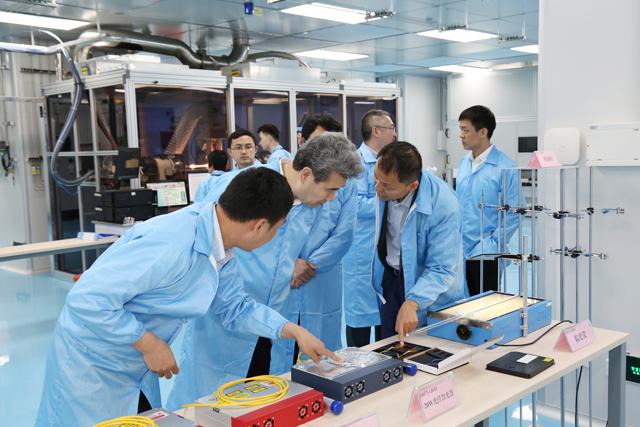 深圳市委常委、副市長劉慶生一行到大族激光考察調研